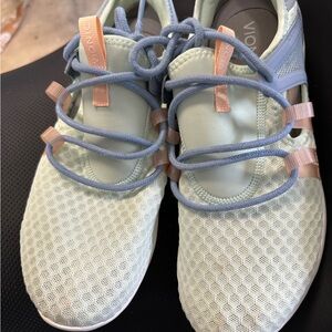 Vionic sneakers